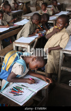 L'école primaire en Afrique. Banque D'Images