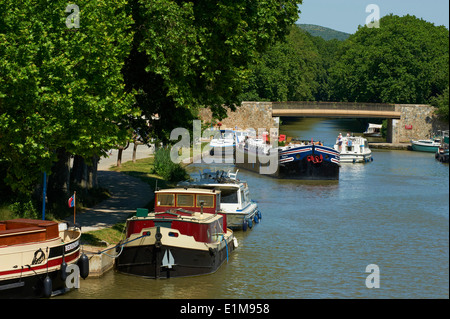 France, Languedoc-Roussillon, Aude (11), rivière Homps port, Canal du Midi, péniche Hôtel Alegria Banque D'Images