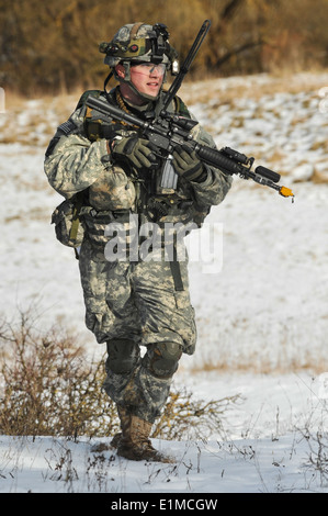 La 1ère Armée américaine, le Lieutenant Andrew Martin, un parachutiste attribué à l'entreprise d'Anvil, 1er Escadron, 91e Régiment de cavalerie, 173ème Airborne B Banque D'Images