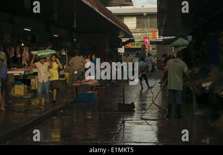 Negros Oriental, DUMAGUETE, PHILIPINS. 27 mai, 2014. Une vie quotidienne dans la ville de Dumaguete le 27 mai 2014. Dumaguete est une ville dynamique située à environ 650 km au sud de Manille, la capitale des Philippines.Arorizo ARORIZO © Armando ARMANDO/Prensa Internacional/ZUMAPRESS.com/Alamy Live News Banque D'Images