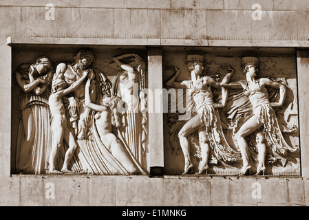 Façade en pierre sur la frise de l'Art déco des années 30, un ancien bâtiment Eden Théatre et cinéma maintenant un hôtel Lisbonne Portugal Europe de l'ouest Banque D'Images