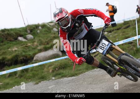 Fortwilliam, en Écosse. Vendredi 6 juin 2014. Kyle Sangers pour pratiquer le dimanche 3ème tour de la Coupe du Monde de Descente de vélo de montagne. Credit : Malcolm Gallon/Alamy Live News Banque D'Images