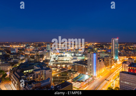 Une vue de la nuit de Birmingham city centre la nuit. Banque D'Images