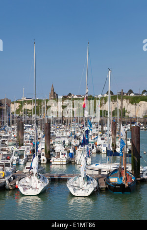 Port de Dieppe, la Côte d'Albâtre, Haute-Normandie, France Banque D'Images