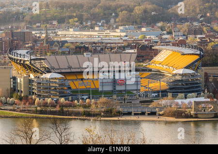 Heinz Stadium et l'Allegheny et l'Ohio. Pittsburgh en Pennsylvanie Banque D'Images