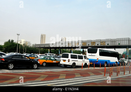 Scène de la route Highway traffic jam Beijing Chine Banque D'Images