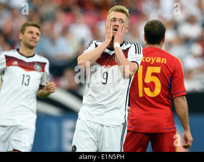 Mainz, Allemagne. 06 Juin, 2014. André Schuerrle de l'Allemagne (F) et Thomas Mueller (B) au cours de la match amical entre l'Allemagne et l'Arménie à la Coface Arena à Mainz, Allemagne, 06 juin 2014. Photo : Andreas GEBERT/dpa/Alamy Live News Banque D'Images