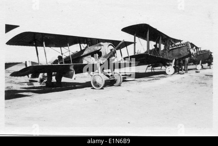 Le SPAD VII, un avion de chasse de construction française datant de la première Guerre mondiale, a été l'un des plus réussis de l'époque. Il a été utilisé par plusieurs forces aériennes alliées et a joué un rôle central dans la guerre, connu pour sa vitesse, sa maniabilité et sa construction robuste. Banque D'Images