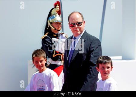 Normandie, France. 06 Juin, 2014. Le Prince Albert II de Monaco lors de la 70e anniversaire du débarquement, à Sword Beach, de Ouistreham, Normandie, France, 06 juin 2014. Dpa : Crédit photo alliance/Alamy Live News Banque D'Images