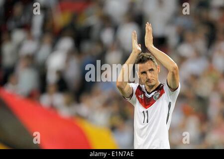 Mainz, Allemagne. 06 Juin, 2014. L'Allemagne après Miroslav Klose le match amical entre l'Allemagne et l'Arménie à la Coface Arena à Mainz, Allemagne, 06 juin 2014. L'Allemagne a gagné 6-1. Photo : Fredrik von Erichsen/dpa/Alamy Live News Banque D'Images