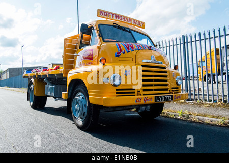Bedford Camion de type s'élève à Fakenham. Banque D'Images