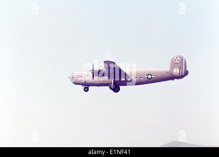Le B-24A, également connu sous le nom de LB-30, était un bombardier lourd à longue portée utilisé pendant la IIe Guerre mondiale fabriqué par Consolidated Aircraft, il a joué un rôle crucial dans les théâtres européen et Pacifique. Les capacités stratégiques et la conception de l'avion en font l'un des bombardiers les plus importants de la guerre. Banque D'Images