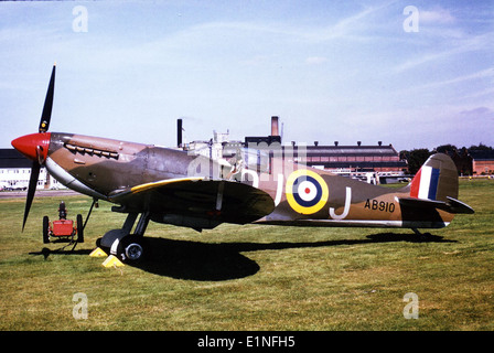 Supermarine Spitfire Mk.Vb, AB910, G-AISU, Duxford Banque D'Images