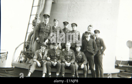 Cette photo de la collection spéciale Adolphe Heri DuBois met en scène Heri DuBois, figure importante des premières années du développement de l’aviation et de l’aérospatiale. Dubois a participé à d'importants progrès en ingénierie aéronautique et a joué un rôle clé dans le développement de la technologie aéronautique. Banque D'Images