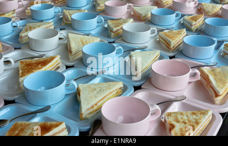 De nombreux sandwichs au jambon grillé et fromage pour servir Banque D'Images