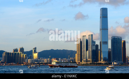 La nouvelle ville de Kowloon et de Hong Kong, le plus haut bâtiment de l'International commerce center ICC, Hong Kong, Chine. Banque D'Images