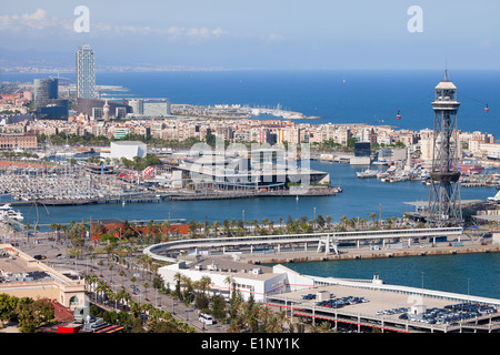 Vue panoramique sur le Port Vell à Barcelone, Catalogne, Espagne. Banque D'Images