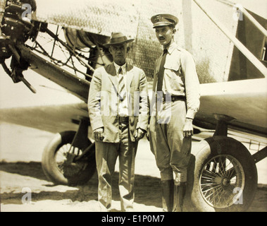 Le Humming Bird de Tremaine, piloté par George D. Covell, était une entrée dans la Dole Air Race, un événement aéronautique historique organisé à travers le Pacifique. L'avion a été conçu par George Covell et a participé aux premières courses aériennes transpacifiques, mettant en valeur les compétences pionnières de l'aviation. Banque D'Images