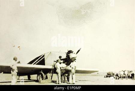 La Dole Air Race Humming Bird, pilotée par George Covell, a participé à la Dole Air Race 1927. Cette image capture le monoplan Humming Bird de Tremaine, une entrée clé dans la course, et met en évidence les débuts de l'aviation transpacifique. Banque D'Images