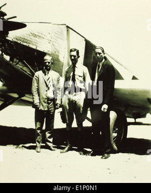 Le Humming Bird de Tremaine, également connu sous le nom de Spirit of John Rodgers, était un avion notable de la Dole Air Race. Piloté par George D. Covell et d'autres, il a joué un rôle important dans l'histoire de l'aviation du Pacifique pendant la course, soulignant les premiers défis de l'aviation. Banque D'Images