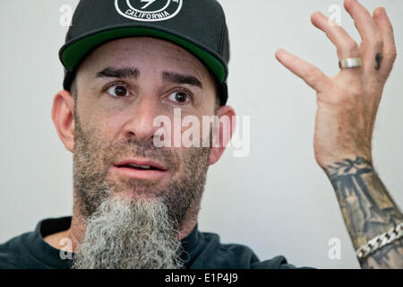 Nuremberg, Allemagne. 7 juin, 2014. Guitariste de la bande de métal nous l'Anthrax, Ian Scott, photographié au cours d'un entretien à la "Rock im Park 2014 fetical» m usique, à Nuremberg, Allemagne, 7 juin 2014. Le festival se poursuit jusqu'au 9 juin 2014. Photo : Daniel Karmann/dpa/Alamy Live News Banque D'Images