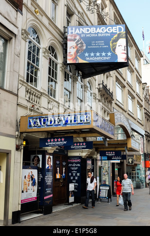 Théâtre du vaudeville sur le Strand à Londres, montrant 'Handbagged'. Banque D'Images