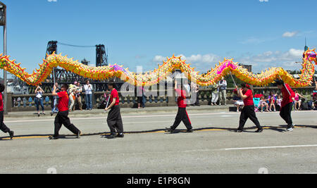 Portland, Oregon, USA, 07th Juin, 2014. Portland, Oregon, USA, 07th Juin, 2014. Rose Festival parade annuelle dans le centre-ville le 7 juin, 2014 © Editoriaux/Alamy Live News Crédit : Editoriaux/Alamy Live News Banque D'Images