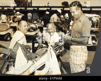 Cette photo montre la Fighter Aces Convention des années 1970, un événement où des pilotes légendaires se sont réunis pour partager leurs expériences et honorer leurs réalisations dans le combat aérien, en particulier de la IIe Guerre mondiale Banque D'Images