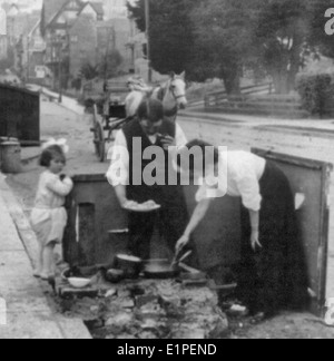 Cuire le dîner dans la rue après le grand désastre - San Francisco, Californie, 1906 Banque D'Images