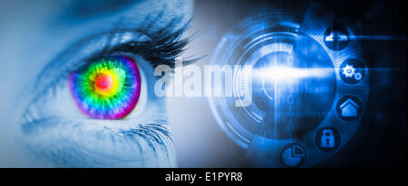 Image composite de pyschedelic eye sur bleu face Banque D'Images