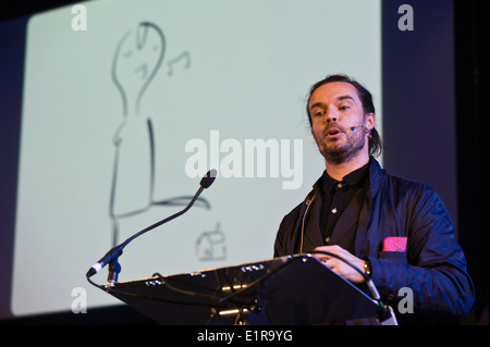 Illustrator Oliver Jeffers parle de son travail à Hay Festival 2014 ©Jeff Morgan Banque D'Images
