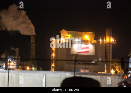 Crossett, Arkansas, USA. Mar 16, 2013. Le papier de Georgia-Pacific et usine de contreplaqué à Crossett, Arkansas qui emploie une grande quantité de la communauté environnante. De nombreux dans le domaine de la pollution de l'usine blâmer pour les graves problèmes de santé des résidents sont confrontés. © Nicolas Czarnecki/ZUMAPRESS.com/Alamy Live News Banque D'Images