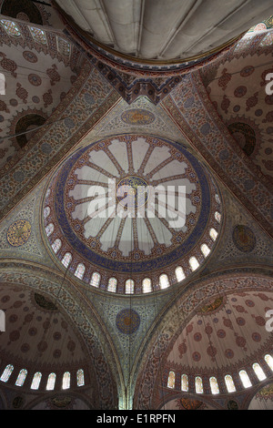 Intérieur de la Mosquée Sultan Ahmed, également appelée la mosquée bleue, à Istanbul, Turquie Banque D'Images