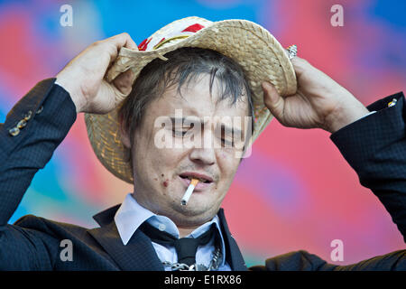 Nuremberg, Allemagne. 09Th Juin, 2014. Chanteur de groupe britannique Babyshambles, Pete Doherty, joue sur la scène au festival de musique "Rock im Park" à Nuremberg, Allemagne, 09 juin 2014. Le festival se poursuit jusqu'au 09 juin 2014. Photo : DANIEL KARMANN/DPA/Alamy Live News Banque D'Images