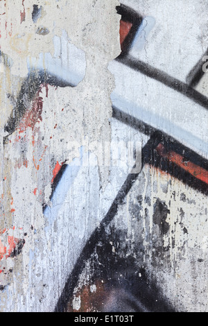 Gaffiti libre dans un mur de béton endommagé Banque D'Images