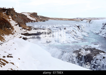 La rivière Hvita rivière coule à travers la gorge de Gullfoss et sur la cascade de Gullfoss, dans le sud-ouest de l'Islande. Banque D'Images