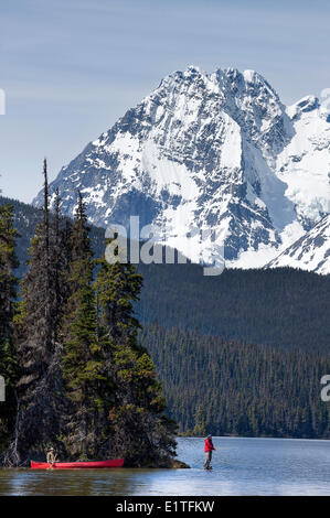 La pêche sur le lac Junker Tweedsmuir Park dans le sud de la Colombie-Britannique, Canada Banque D'Images