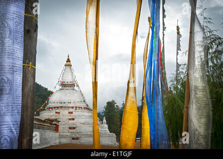 Chendebji Chorten un grand stuba construit au 19ème siècle pour masquer le reste un mauvais esprit éliminés à ce même endroit, le Bhoutan Banque D'Images