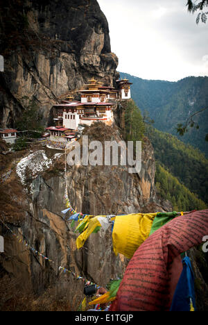 Taktsang (NID) métiers tigres monastère au-dessus de Paro, Bhoutan Banque D'Images