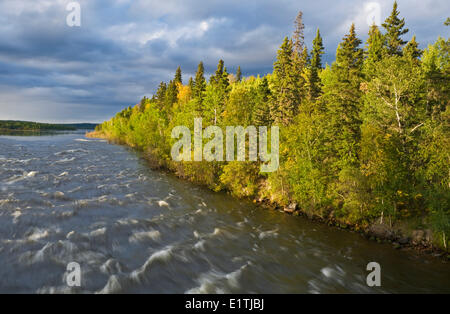 Otter Rapids le long de la rivière Churchill, dans le Nord de la Saskatchewan, Canada Banque D'Images