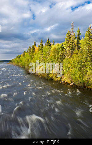 Otter Rapids le long de la rivière Churchill, dans le Nord de la Saskatchewan, Canada Banque D'Images