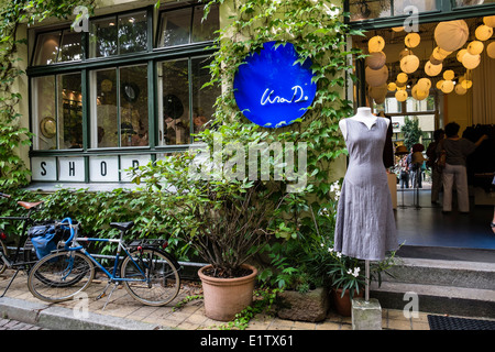 Lisa D boutique de mode dans la cour de Hackescher Markt en Allemagne Berlin Banque D'Images