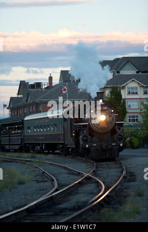 KHR 2141 - L'esprit de Kamloops s'écarte de la locomotive à vapeur la station de Kamloops, BC, Canada. Banque D'Images