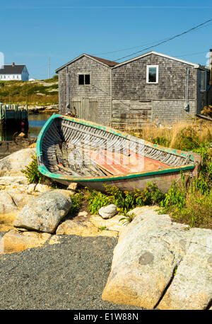 Vieux bois dory, Peggy's Cove, Nova Scotia, Canada Banque D'Images