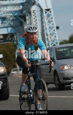 Déplacements à vélo, sentier Galloping Goose, Victoria, Colombie-Britannique, Canada Banque D'Images