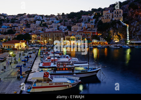 Grèce, Îles du Dodécanèse, l'île de Symi, Gialos Harbour Banque D'Images