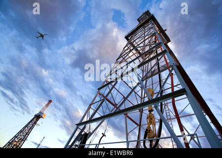 Les derricks de pétrole, l'Alberta, Canada Banque D'Images