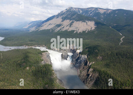 Les chutes Virginia, dans le parc national Nahanni, Territoires du Nord-Ouest, Canada Banque D'Images