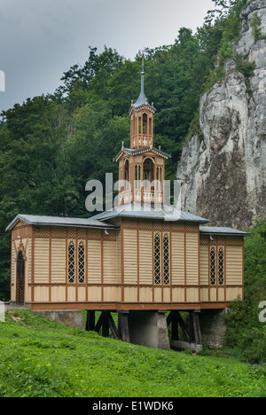 Na Wodzie Kaplica - Chapelle "sur l'eau' à St Joseph artisan (le travailleur), Ojcow, Pologne Banque D'Images