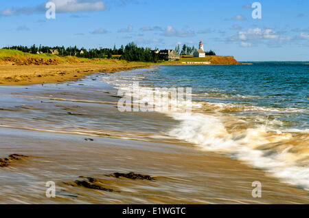 Plage et phare de Panmure Island, parc provincial, Prince Edward Island, Canada Banque D'Images